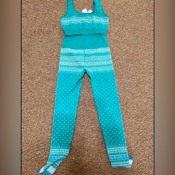 Fabletics Outfit - Picture 2 of 2